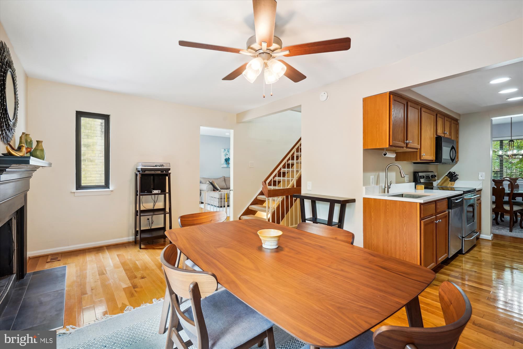 1505 Farsta Court Reston, VA 20190 - Photo 11 of 53