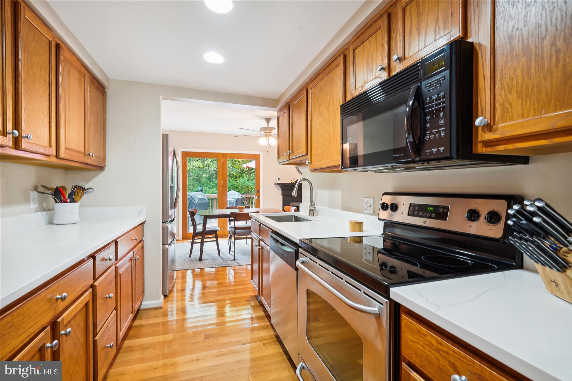 1505 Farsta Court Reston, VA 20190 - Photo 12 of 53