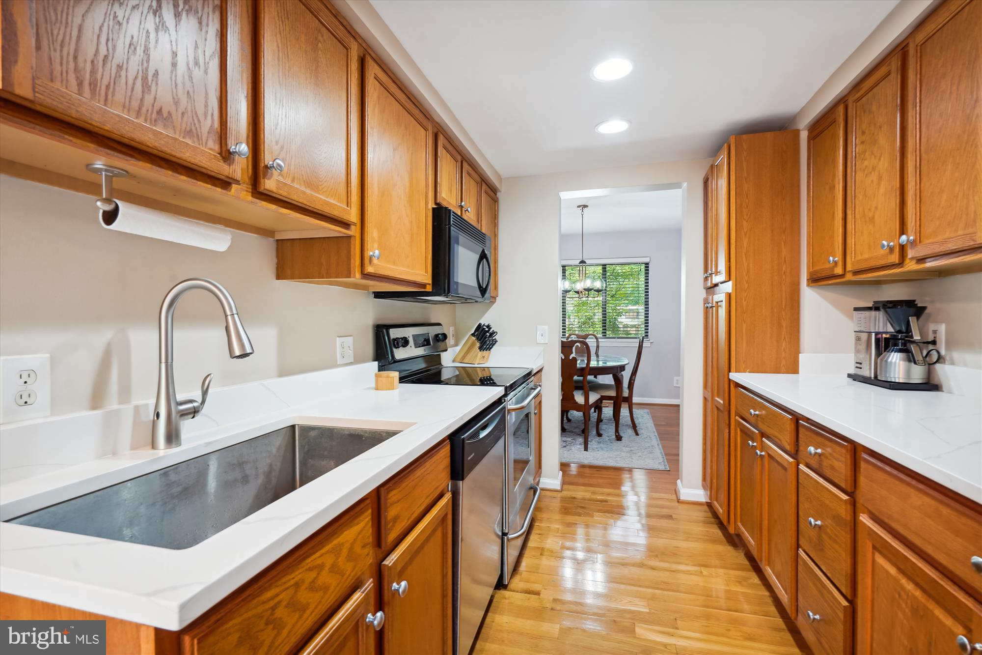 1505 Farsta Court Reston, VA 20190 - Photo 13 of 53