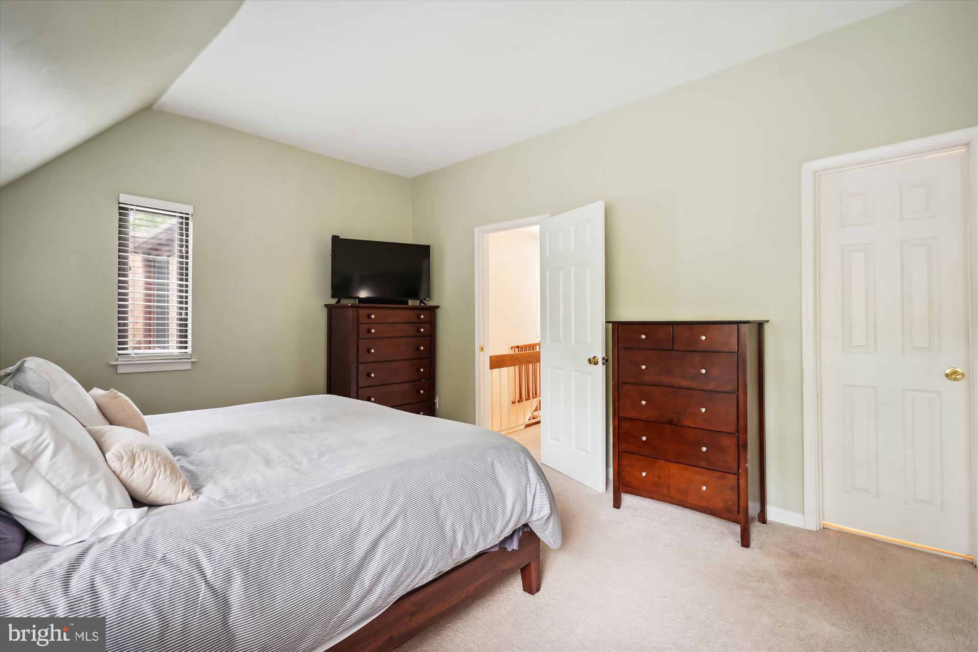 1505 Farsta Court Reston, VA 20190 - Photo 18 of 53