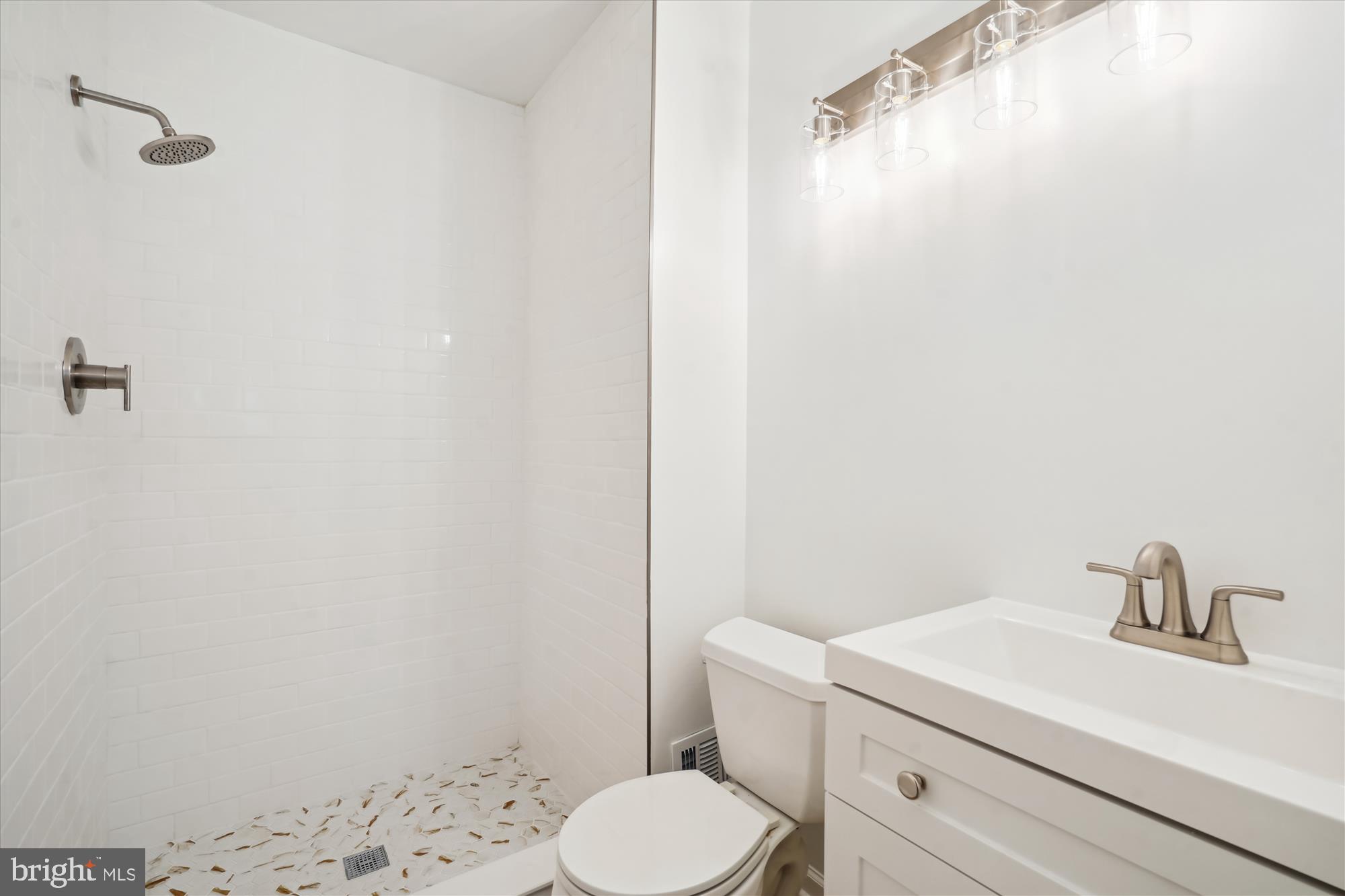1505 Farsta Court Reston, VA 20190 - Photo 19 of 53