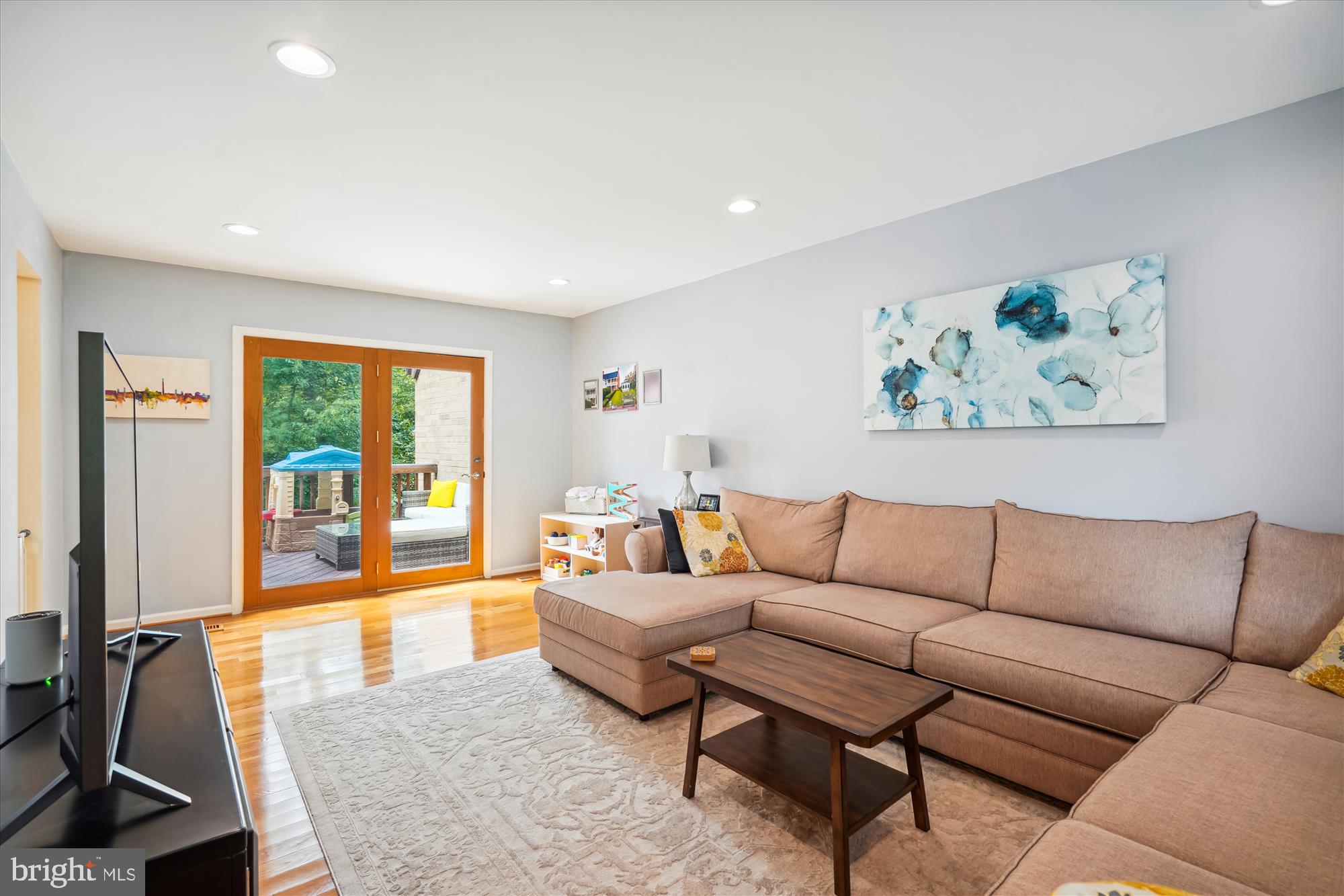 1505 Farsta Court Reston, VA 20190 - Photo 4 of 53