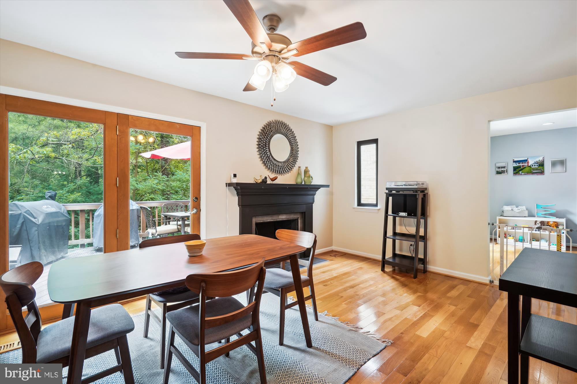 1505 Farsta Court Reston, VA 20190 - Photo 9 of 53