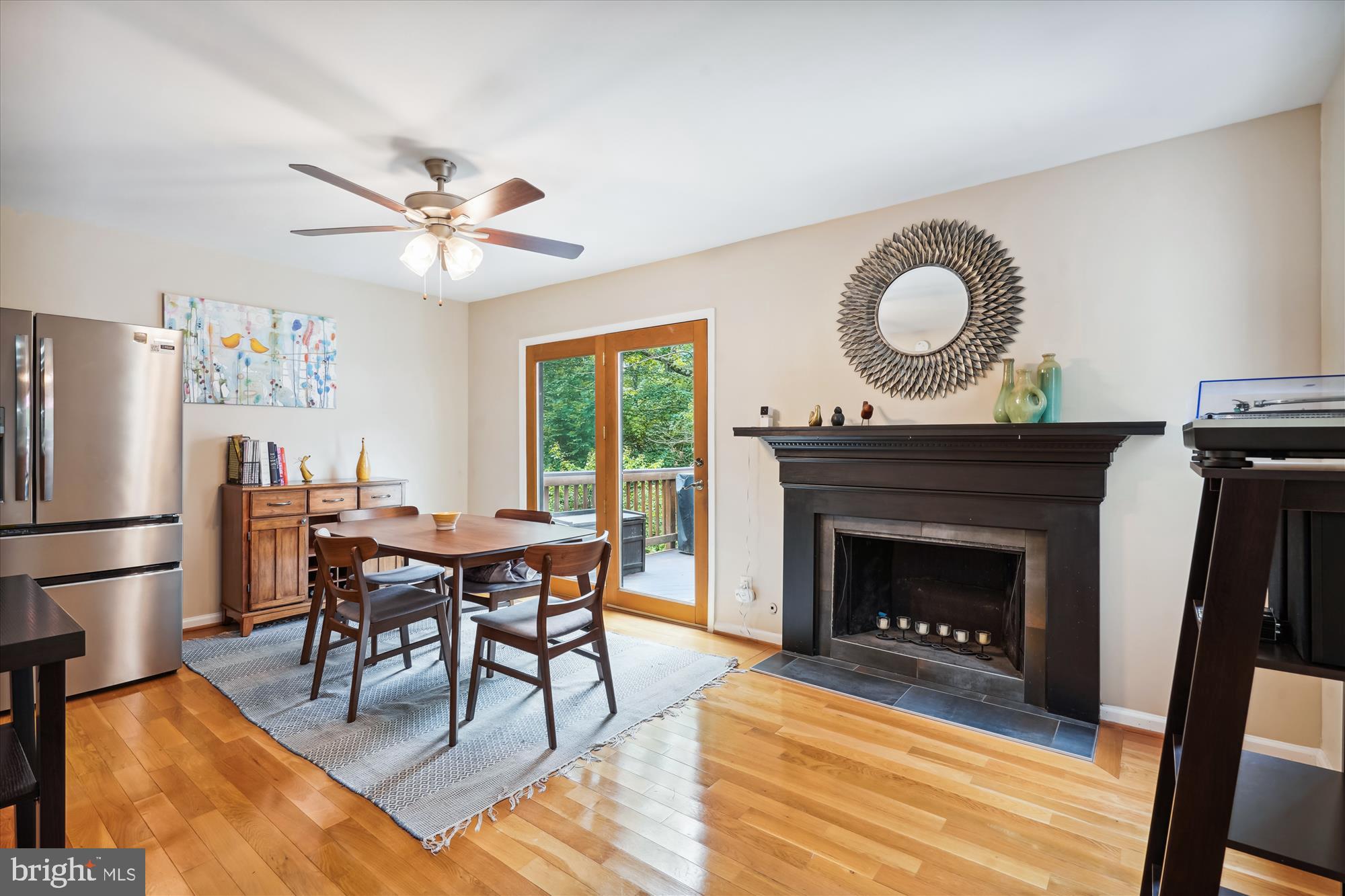 1505 Farsta Court Reston, VA 20190 - Photo 10 of 53