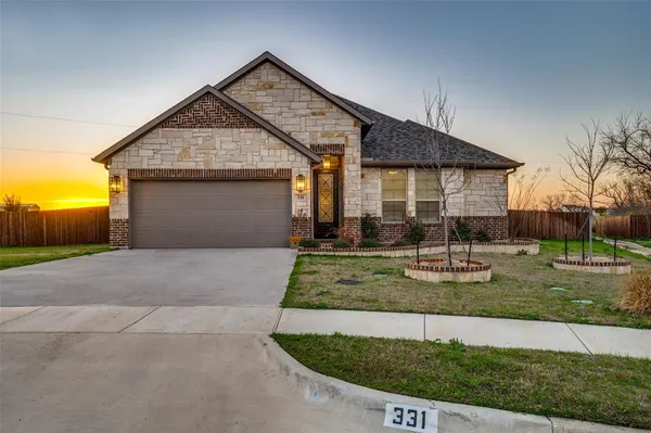 $389,000 | 331 Osage Court, Krum, TX 76249
