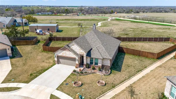 $389,000 | 331 Osage Court, Krum, TX 76249