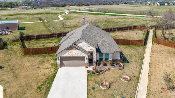$389,000 | 331 Osage Court, Krum, TX 76249