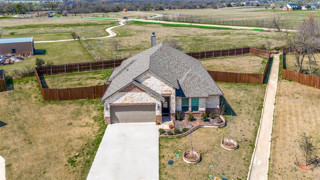 331 Osage Court Krum, TX 76249 - Photo 3 of 18 No HOA!