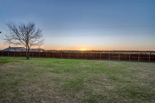 $389,000 | 331 Osage Court, Krum, TX 76249