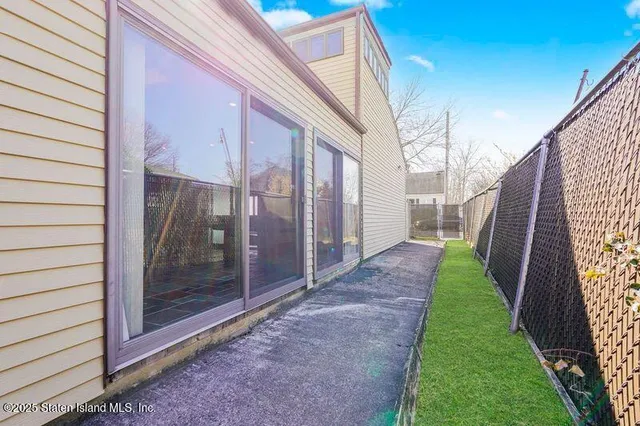 a view of a pathway of a house