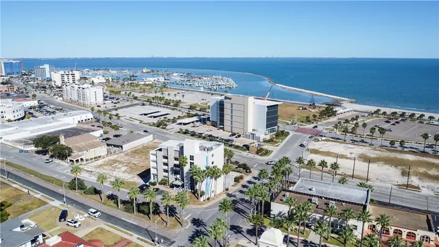 $129,900 | 520 South Chaparral Street, Unit 204, Corpus Christi, TX 78401