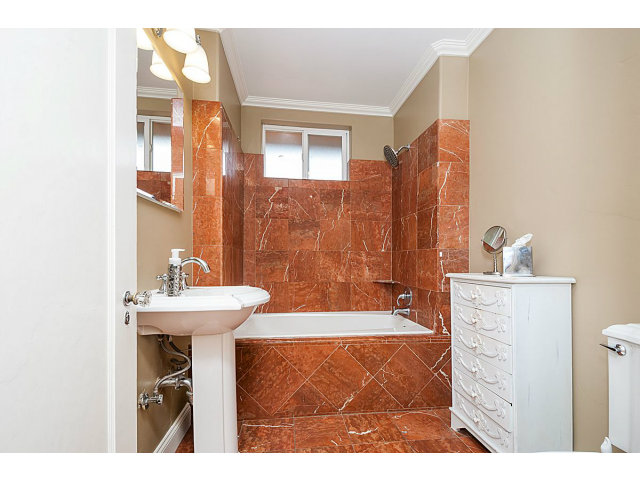 17 Arundel Road Burlingame, CA 94010 - Photo 9 of 14 Gallery Image 9