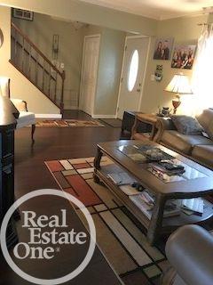 2050 Hampton Road Grosse Pointe Woods, MI 48236 - Photo 3 of 27