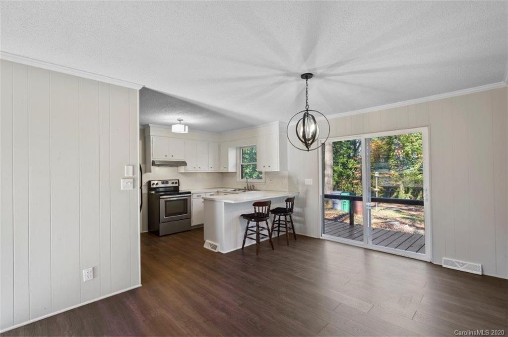 1009 Lakehill Road Charlotte, NC 28214 - Photo 12 of 31 Gallery Image 12