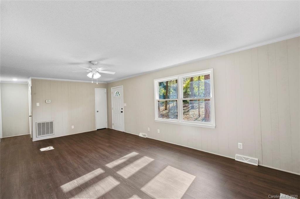 1009 Lakehill Road Charlotte, NC 28214 - Photo 14 of 31 Gallery Image 14