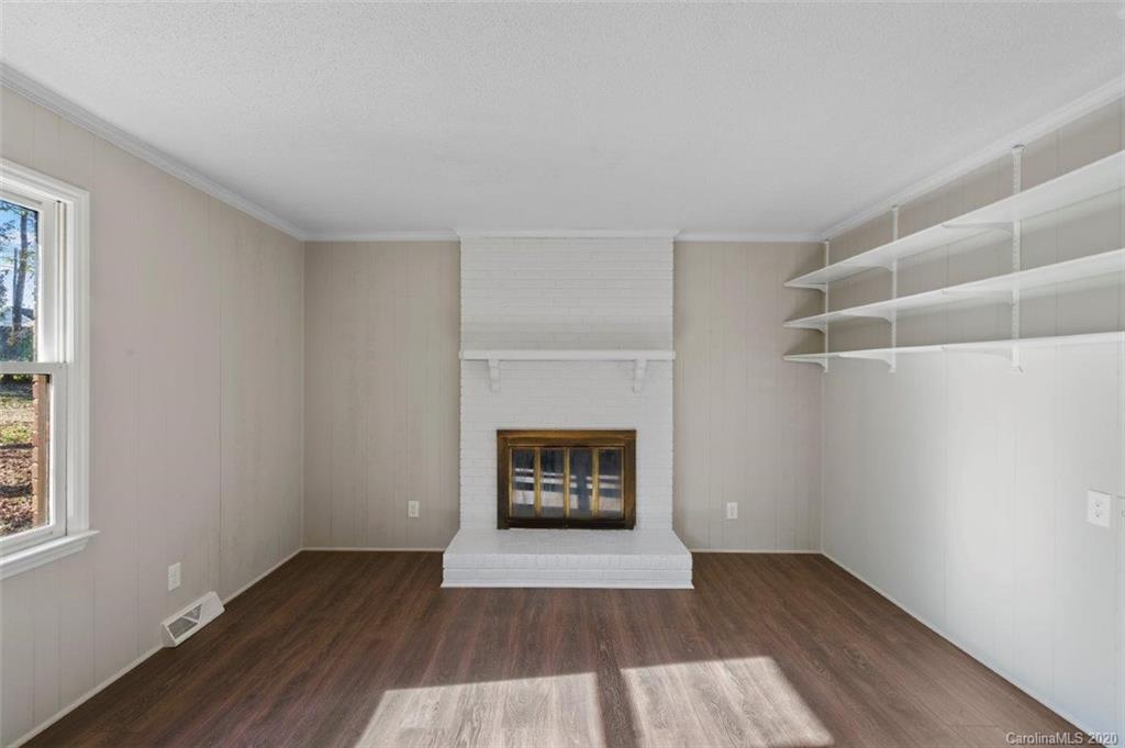 1009 Lakehill Road Charlotte, NC 28214 - Photo 15 of 31 Gallery Image 15