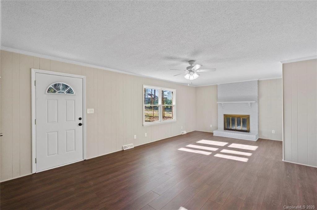 1009 Lakehill Road Charlotte, NC 28214 - Photo 17 of 31 Gallery Image 17