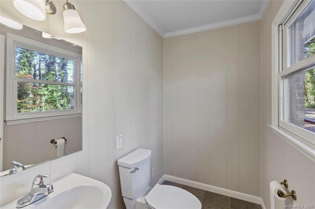 1009 Lakehill Road Charlotte, NC 28214 - Photo 20 of 31 Gallery Image 20