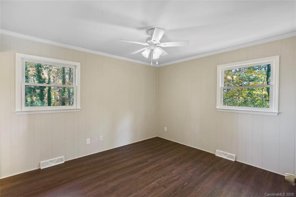 1009 Lakehill Road Charlotte, NC 28214 - Photo 23 of 31 Gallery Image 23