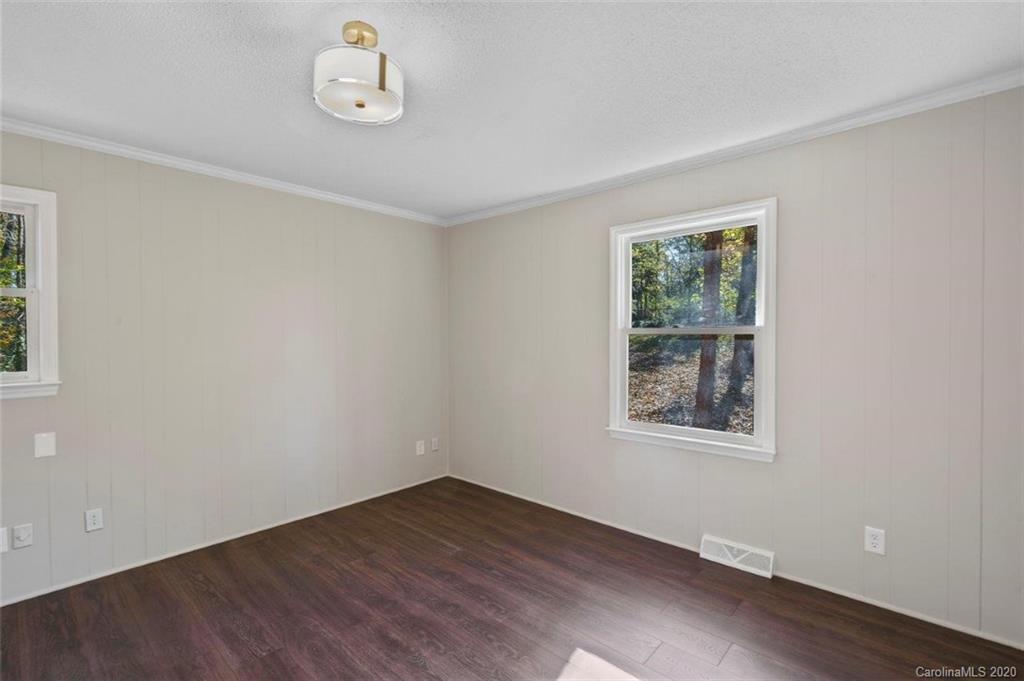 1009 Lakehill Road Charlotte, NC 28214 - Photo 26 of 31 Gallery Image 26