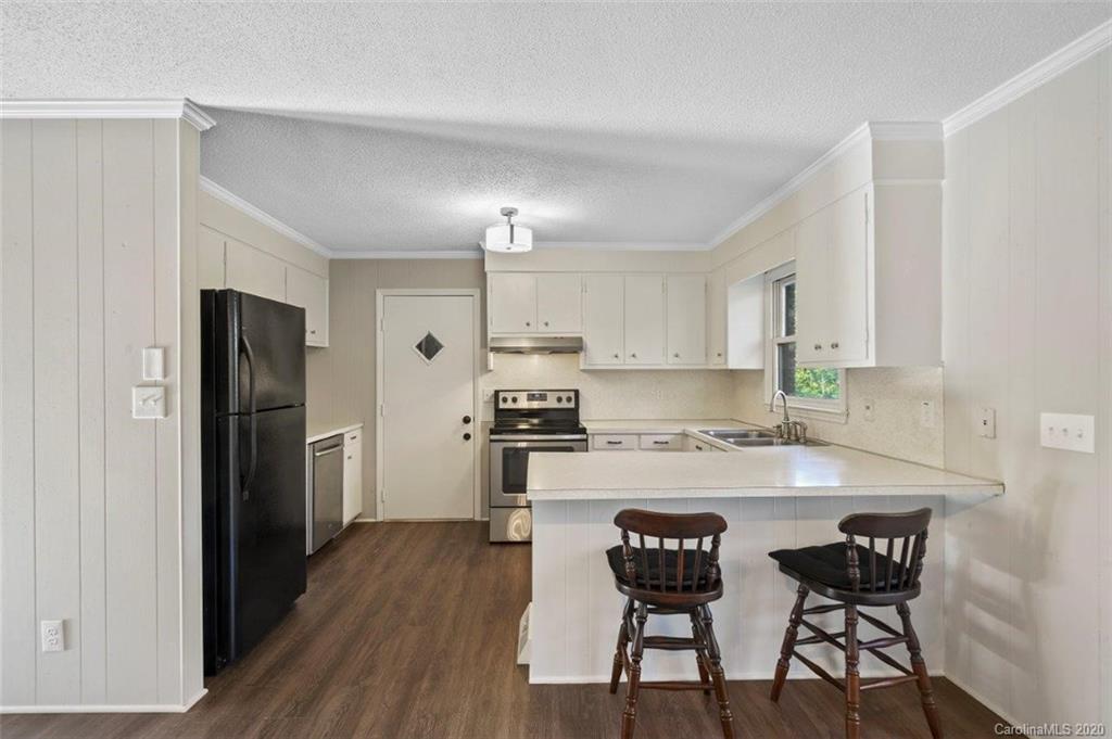 1009 Lakehill Road Charlotte, NC 28214 - Photo 10 of 31 Gallery Image 10