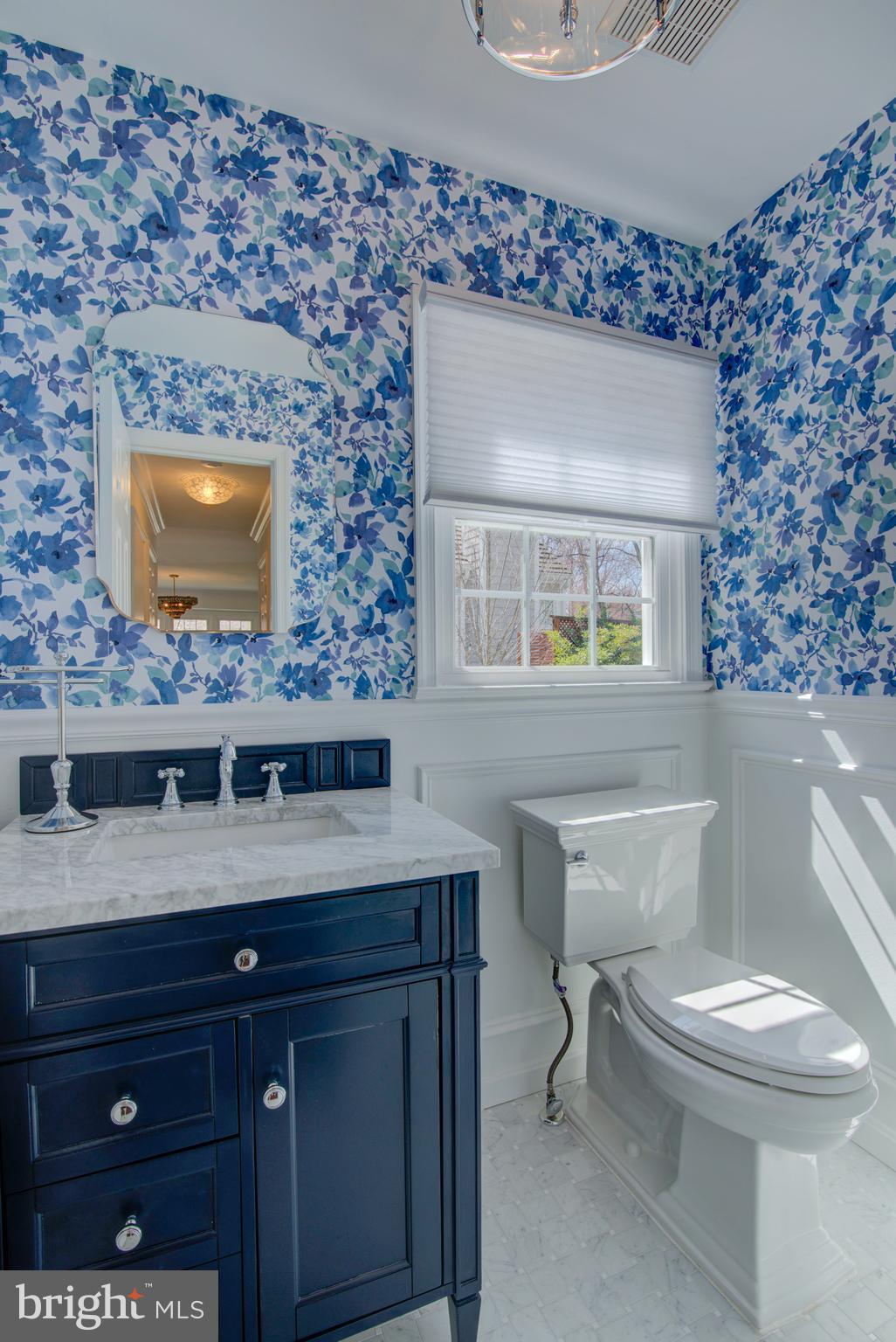 11620 Springhouse Place Reston, VA 20194 - Photo 12 of 31 Remodeled Main Level Powder Room.