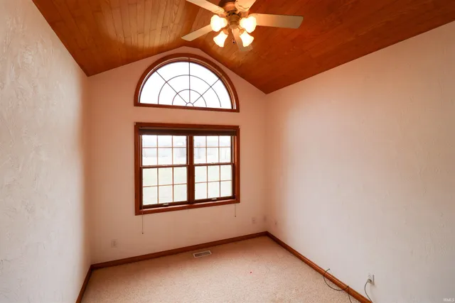 $515,000 | 2577 East 600 South, Huntingburg, IN 47542