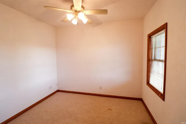 $515,000 | 2577 East 600 South, Huntingburg, IN 47542