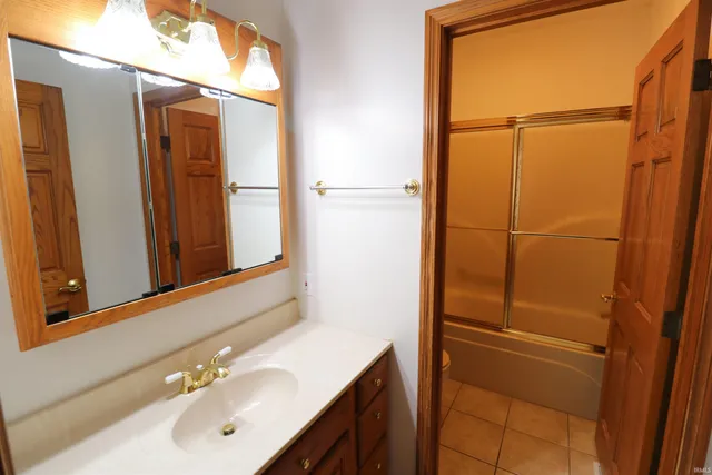 $515,000 | 2577 East 600 South, Huntingburg, IN 47542