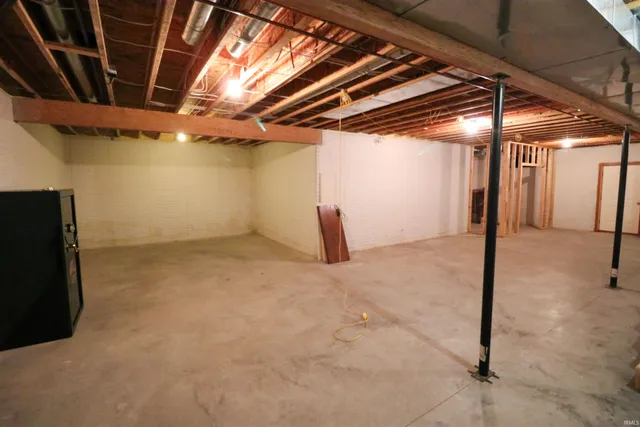 $515,000 | 2577 East 600 South, Huntingburg, IN 47542