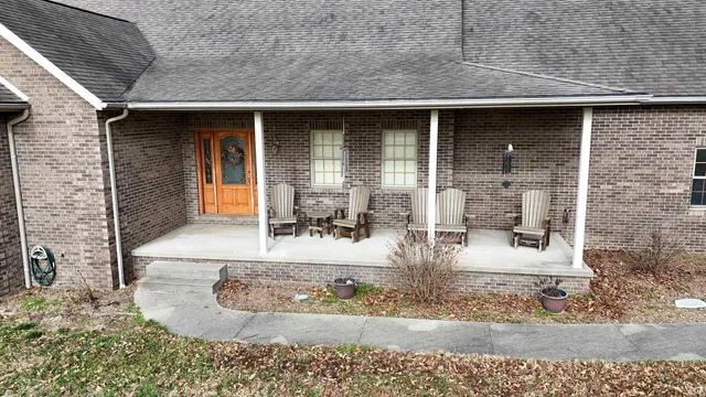 $515,000 | 2577 East 600 South, Huntingburg, IN 47542