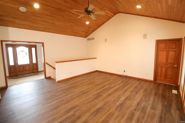 $515,000 | 2577 East 600 South, Huntingburg, IN 47542