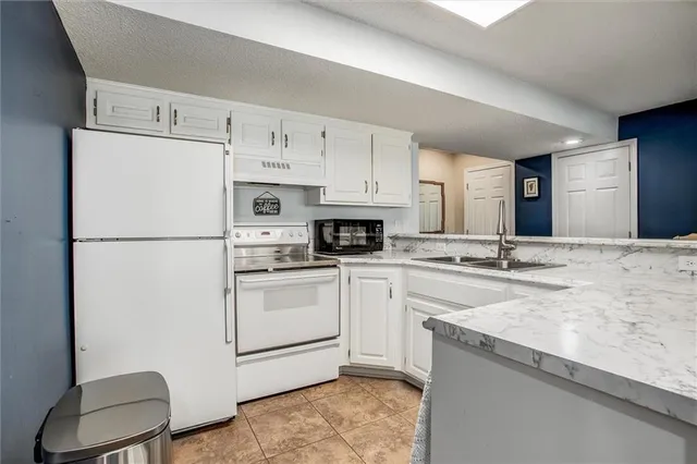 $285,000 | 4317 South Coachman Drive, Independence, MO 64055