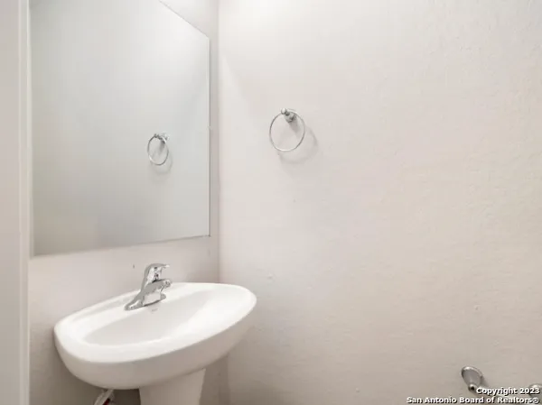 $1,450 | 7911 Dial Ike Drive, Unit 101, San Antonio, TX 78218