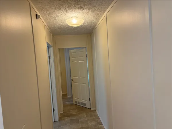 $1,100 | 608 Clear Lake Road, Unit A, Highlands, TX 77562