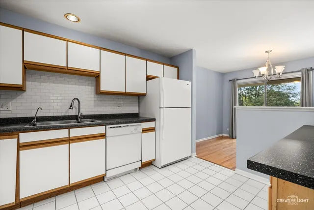 $299,000 | 2901 Shelly Lane, Aurora, IL 60504