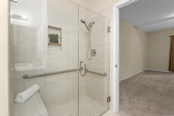 $199,900 | 2815 Kings Crossing Drive, Unit 102, Houston, TX 77345