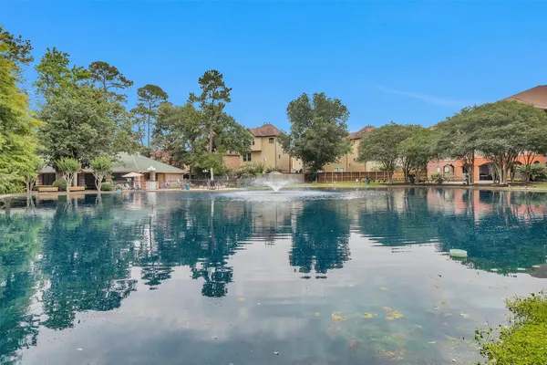 $199,900 | 2815 Kings Crossing Drive, Unit 102, Houston, TX 77345