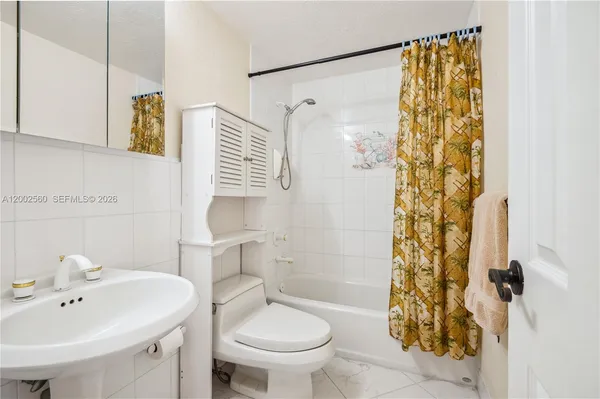 $4,300 | 3505 South Ocean Drive, Unit 212, Hollywood, FL 33019