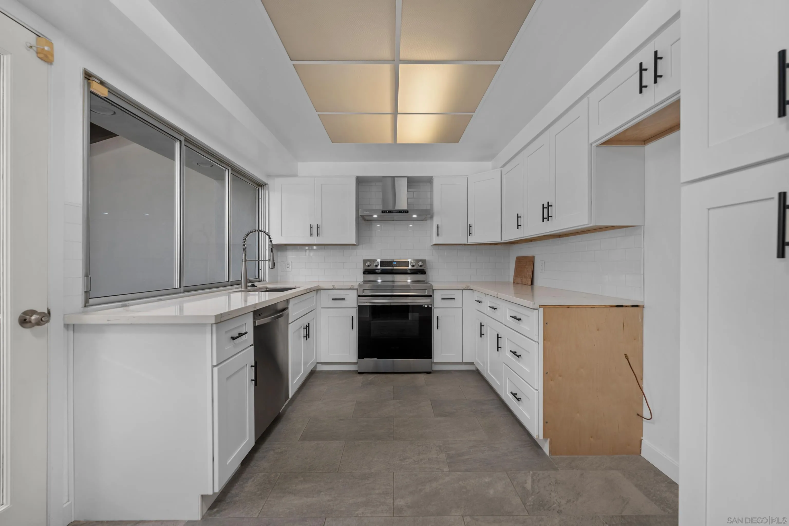 12180 Rancho Bernardo Road San Diego, CA 92128 - Photo 9 of 19 Gallery Image 9