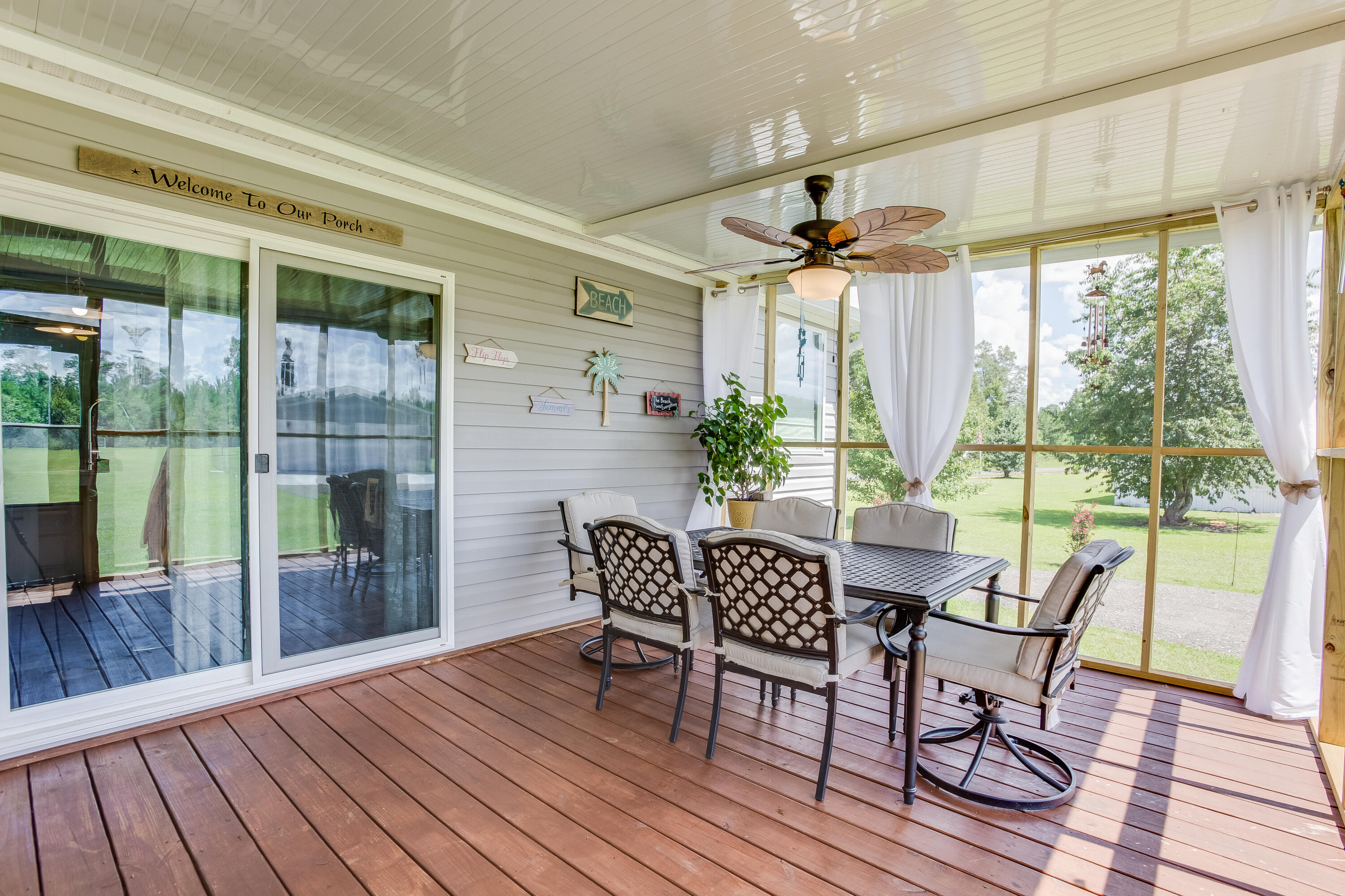 654 Second Texas Road St. George, SC 29477 - Photo 12 of 34 Large Back Screen Porch