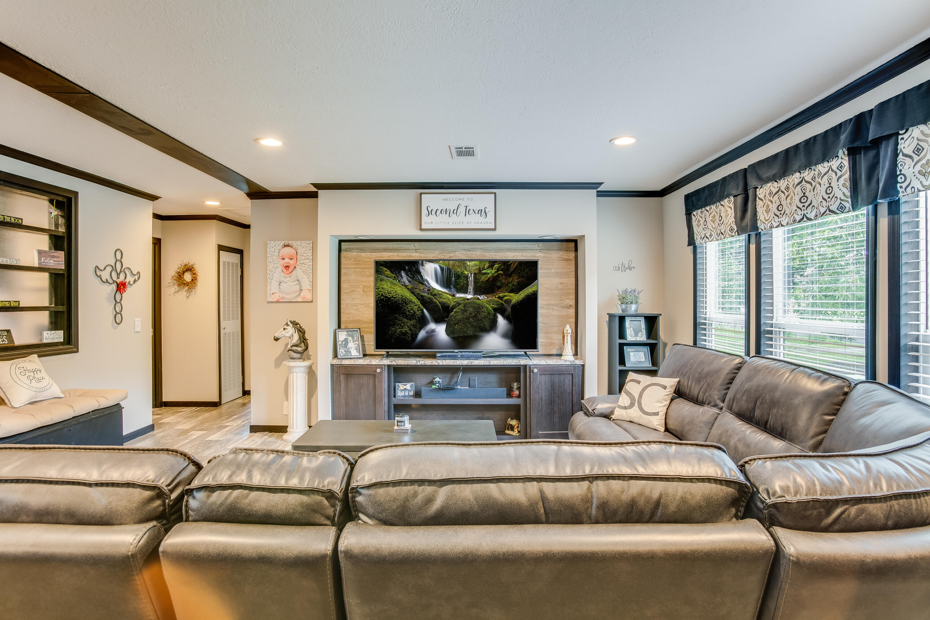 654 Second Texas Road St. George, SC 29477 - Photo 14 of 34 Living Room Entertainment Area