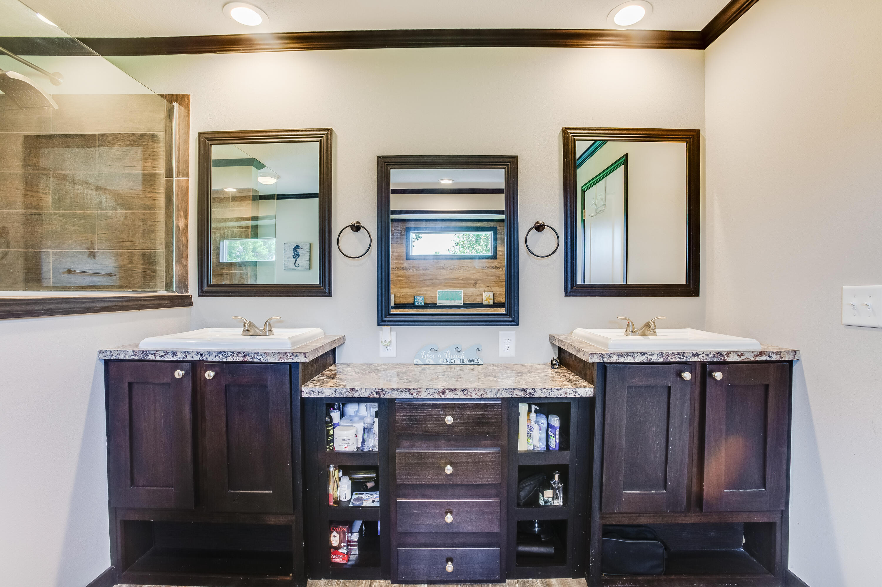 654 Second Texas Road St. George, SC 29477 - Photo 18 of 34 Double Vanity Master