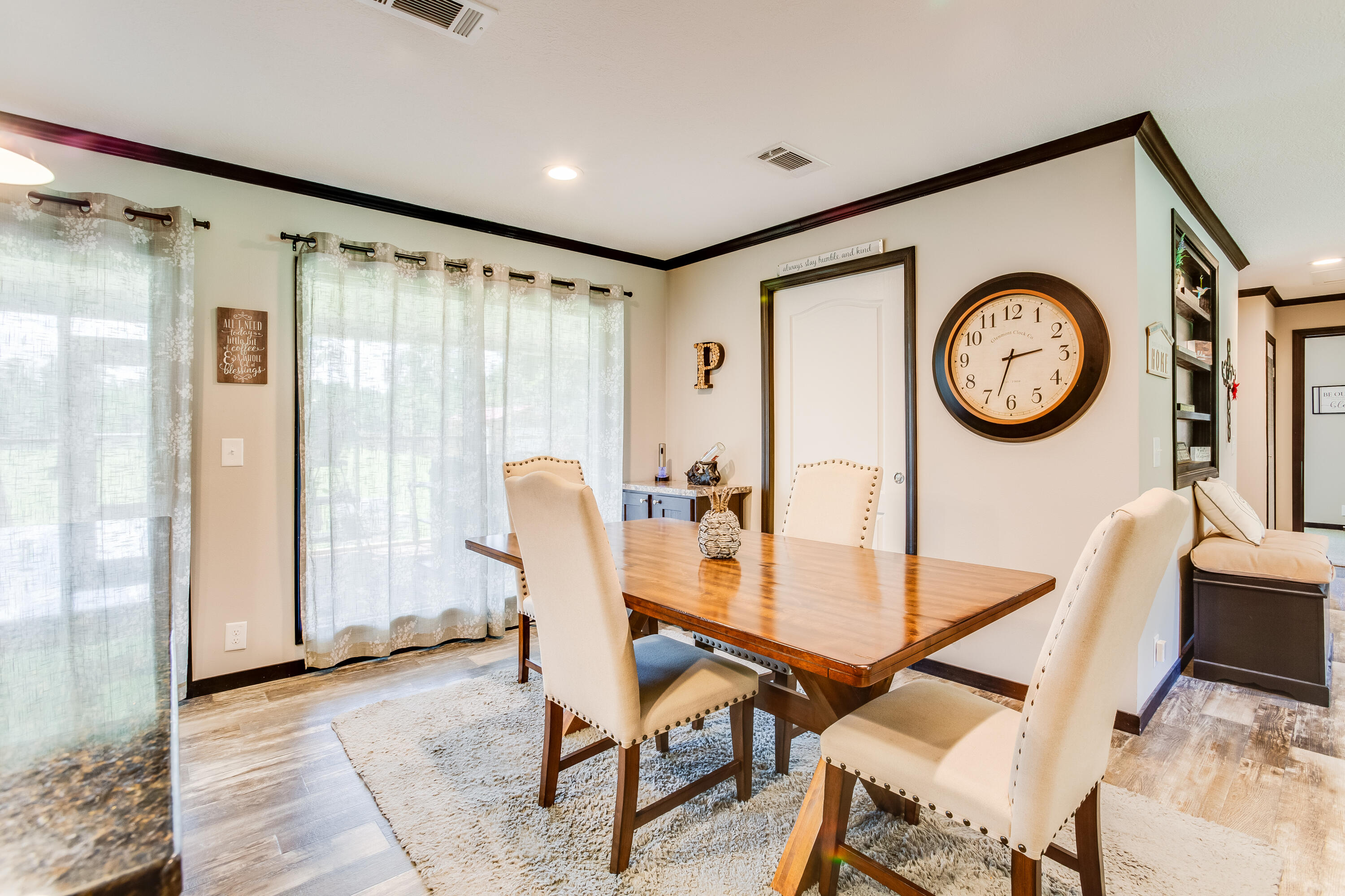 654 Second Texas Road St. George, SC 29477 - Photo 25 of 34 Eat-in-Kitchen:Dining Room