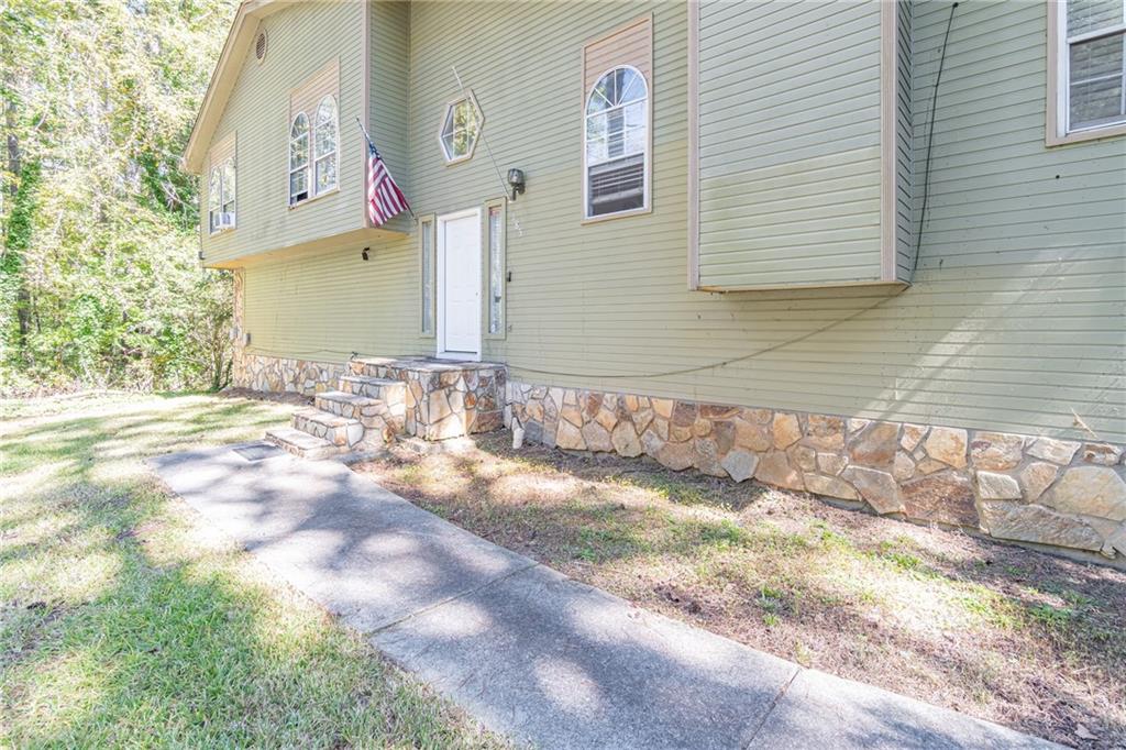 185 Windhaven Trail Southwest Atlanta, GA 30331 - Photo 2 of 27