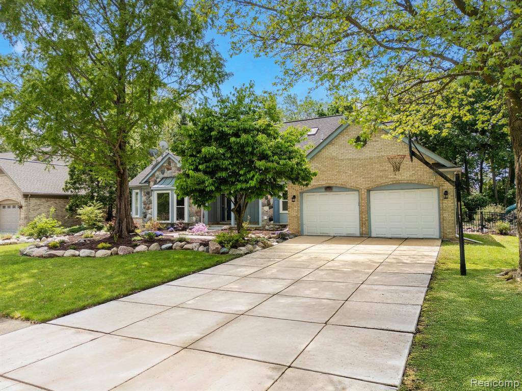 20059 Wayne Road Livonia, MI 48152 - Photo 2 of 34