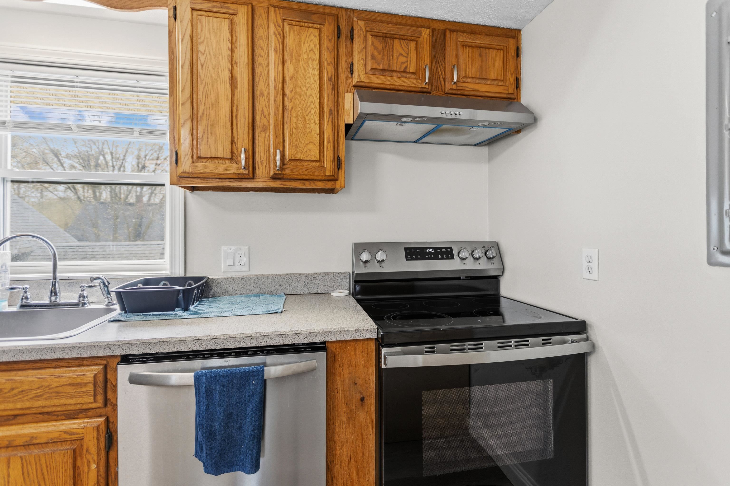13 Clinton Street Concord, NH 03301 - Photo 31 of 58