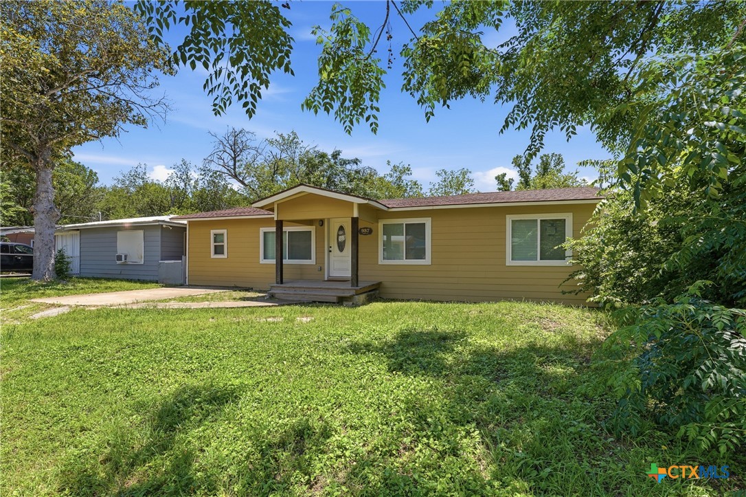 937 Anderson Street Seguin, TX 78155 - Photo 2 of 23