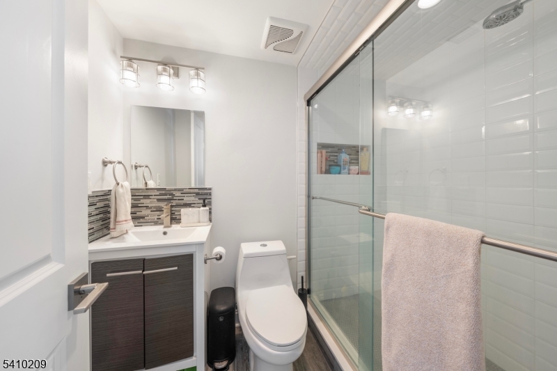 2853 Allen Avenue Union, NJ 07083 - Photo 14 of 28