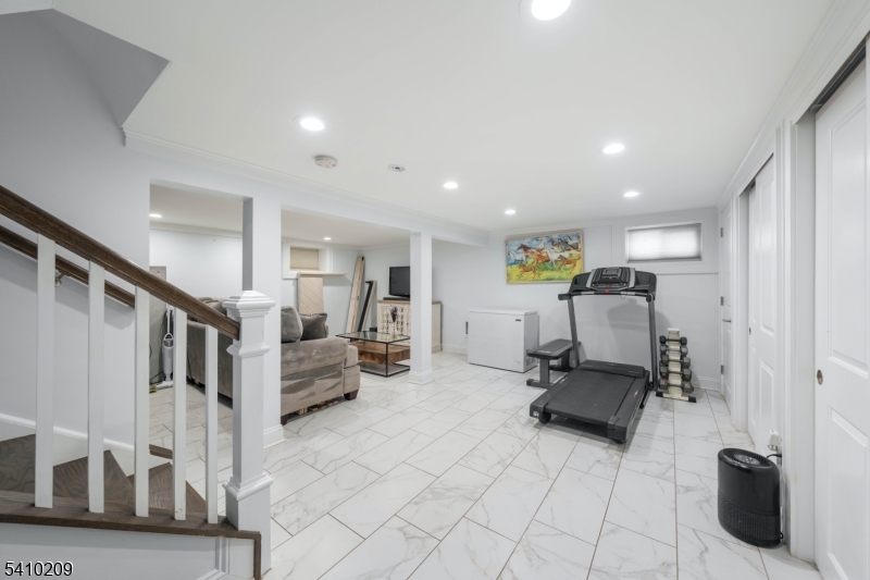 2853 Allen Avenue Union, NJ 07083 - Photo 18 of 28